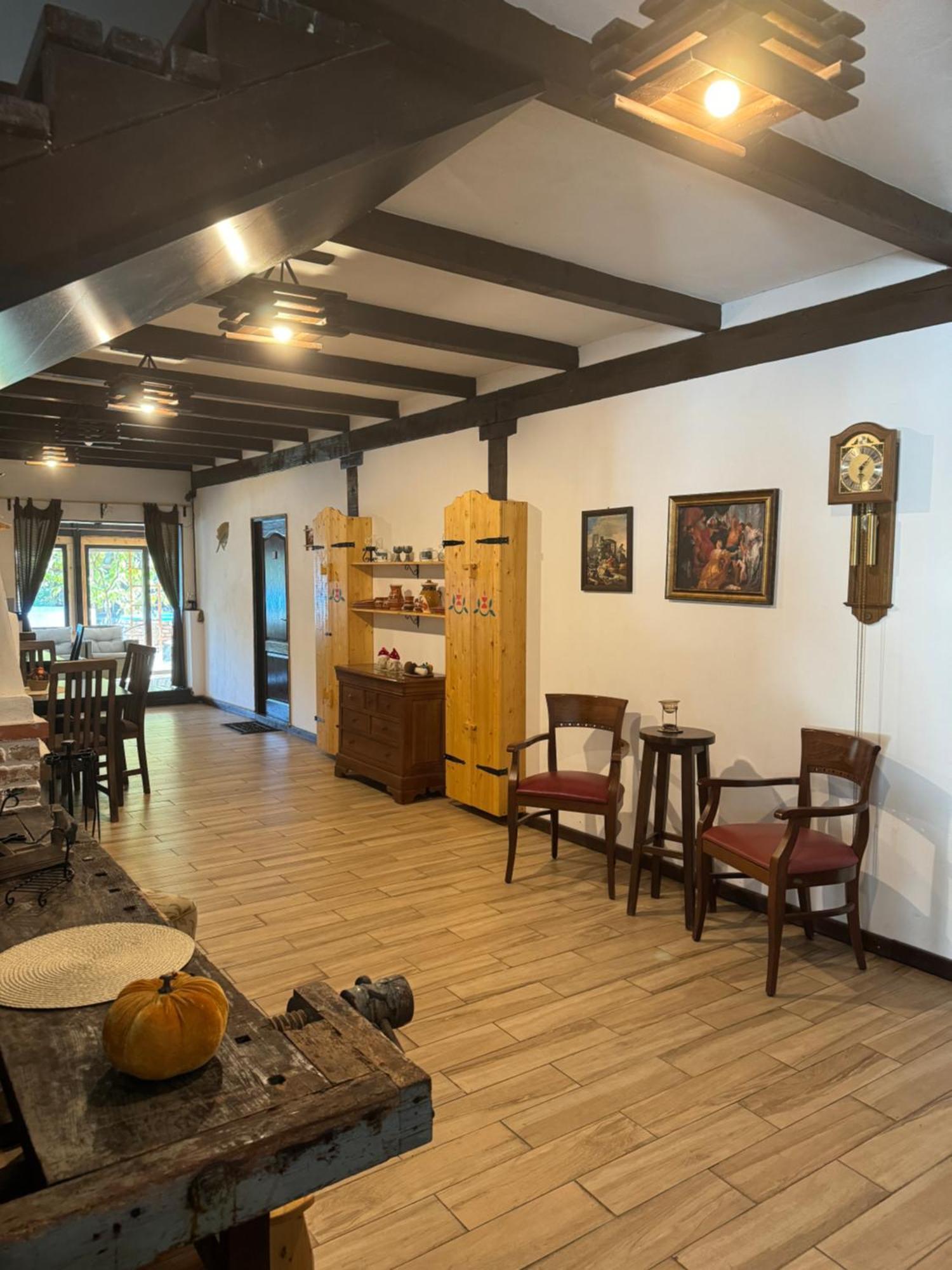 Poenari Conacul Lui Patrick酒店 外观 照片