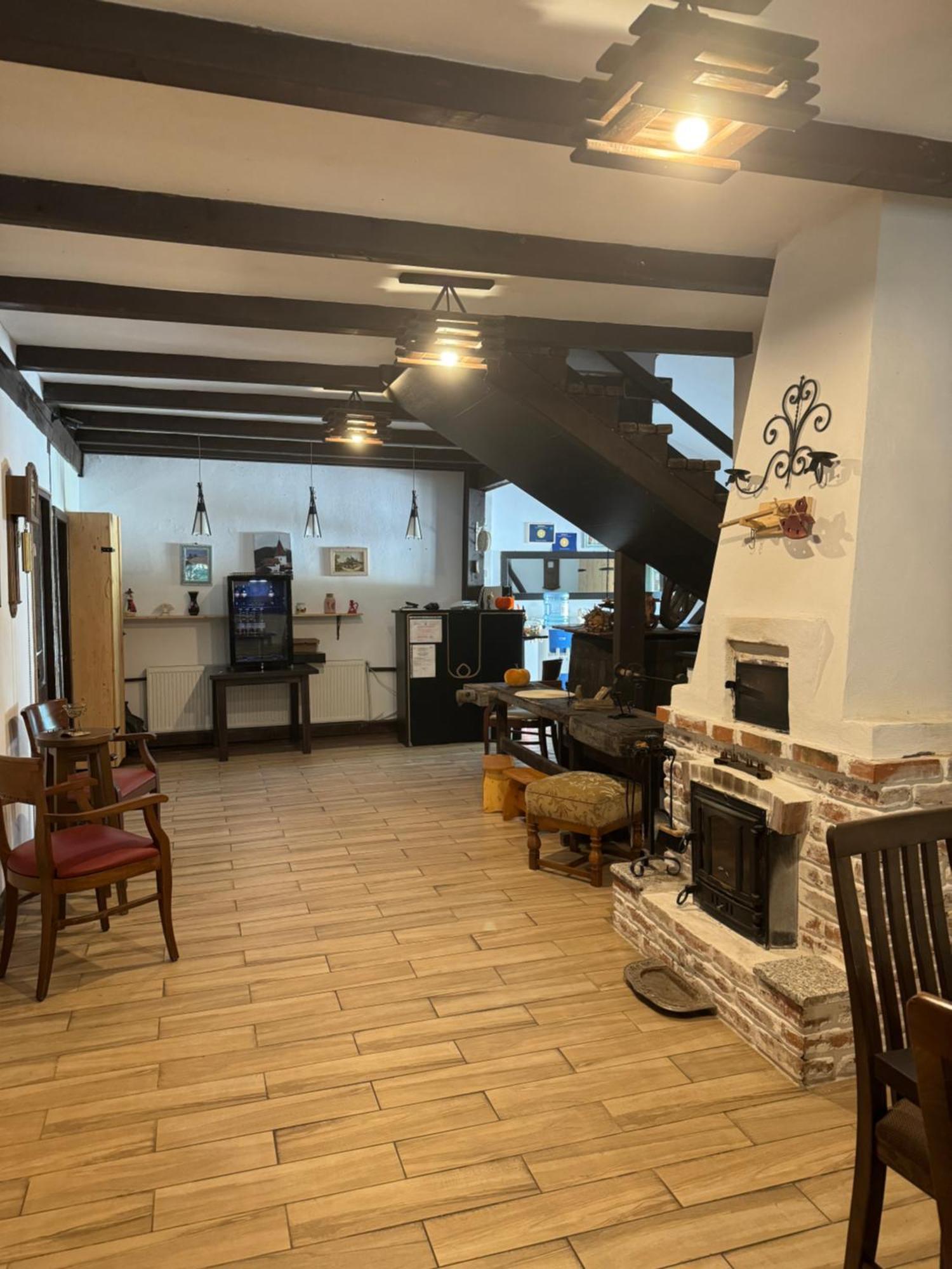 Poenari Conacul Lui Patrick酒店 外观 照片